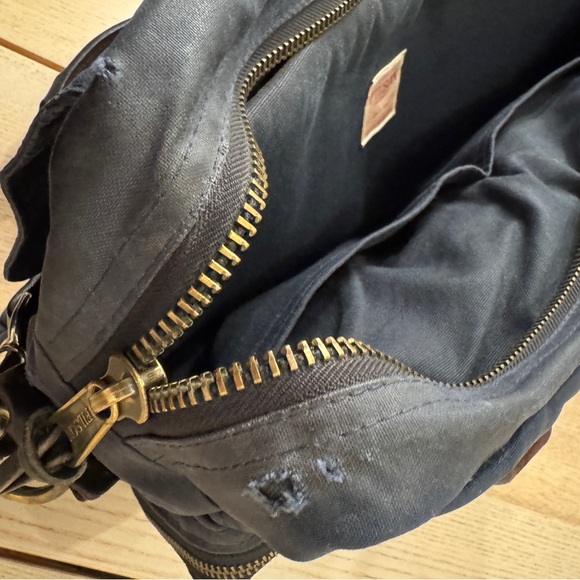 Filson 24hr Briefcase - Navy Tin Cloth, bridle leather strap - Picture 3 of 10